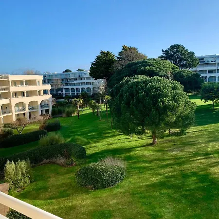 Avec Grande Terrasse Dans Un Magnifique Parc A 5 Minutes De La Apartment La Baule-Escoublac