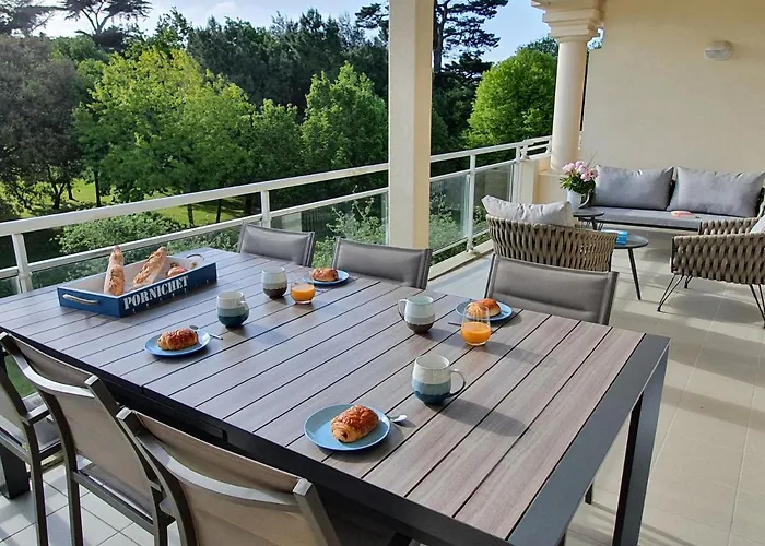 Avec Grande Terrasse Dans Un Magnifique Parc A 5 Minutes De La Apartment