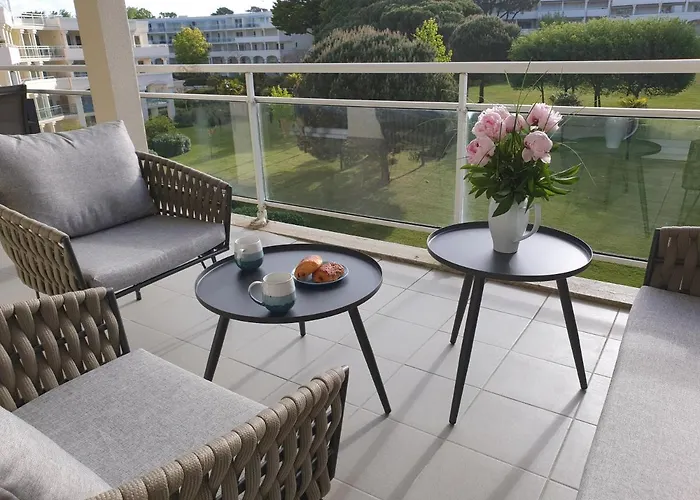 Avec Grande Terrasse Dans Un Magnifique Parc A 5 Minutes De La La Baule-Escoublac